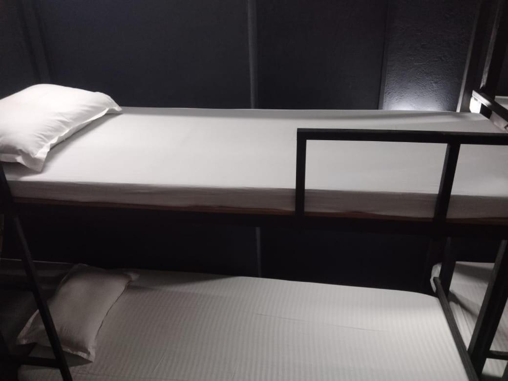 Bapuji Paying Guest Hotel - Mumbai, Mumbai
